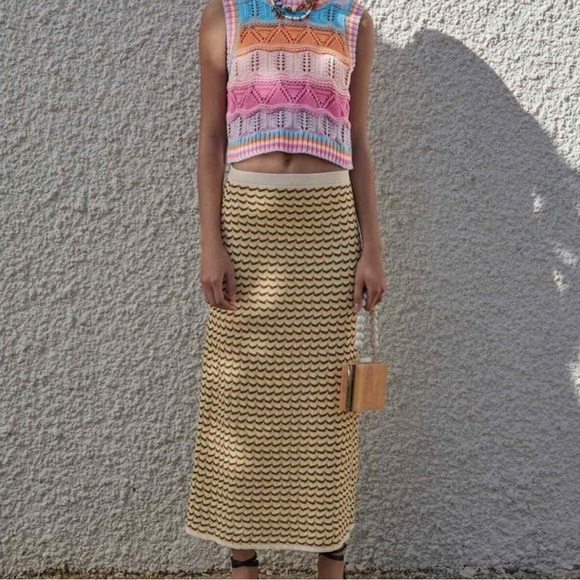 Zara Pink and Purple Zigzag A-Line Skirt sz L midi - Picture 9 of 9